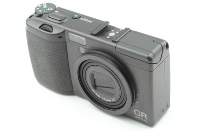 NEAR MINT w/ GV-1 GH-1 GW-1 GS-1 * RICOH GR DIGITAL 8.1MP Compact 