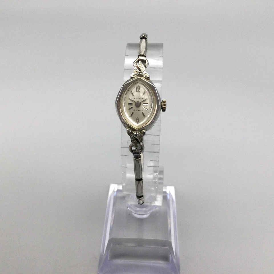 Reloj Waltham Damas Vintage Acentos Diamante Suizo 16mm Tono Plata Batería Nueva Foto 2 de 4