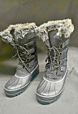 Womens KHOMBU North Star Black Leather Fax Fur Insulated Snow Winter Boots 8 EUC
