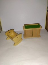  Nostalgie-Schrank+Wiege-Kinderzimmer-Puppenhaus-Puppenstube-ca 1:12