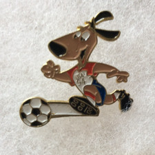 World Cup USA 1994 Mascot Kicking A Ball Badge