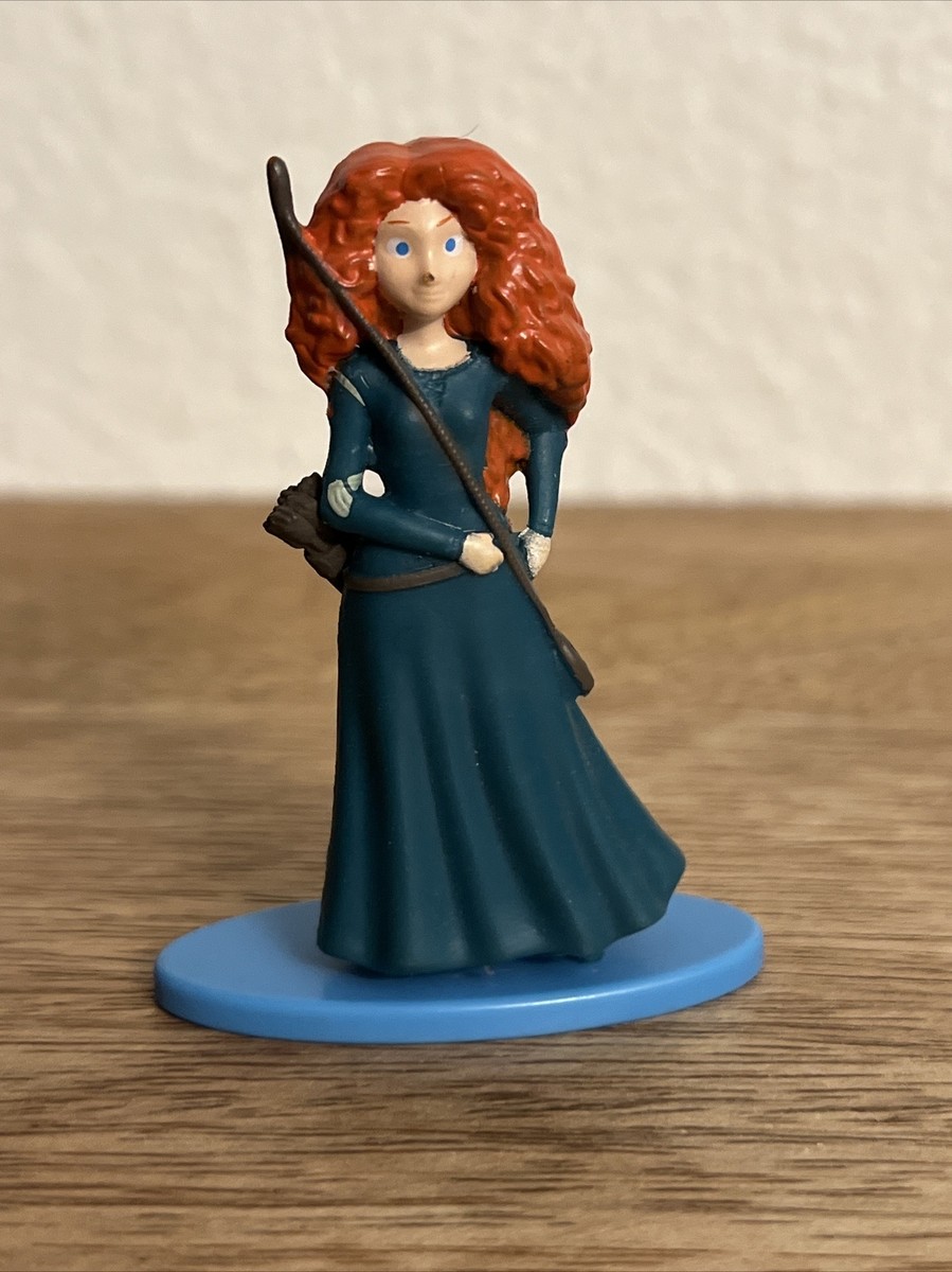 DISNEY PIXAR BRAVE MERIDA 2.7” ACTION FIGURE PLASTIC TOY ON BASE
