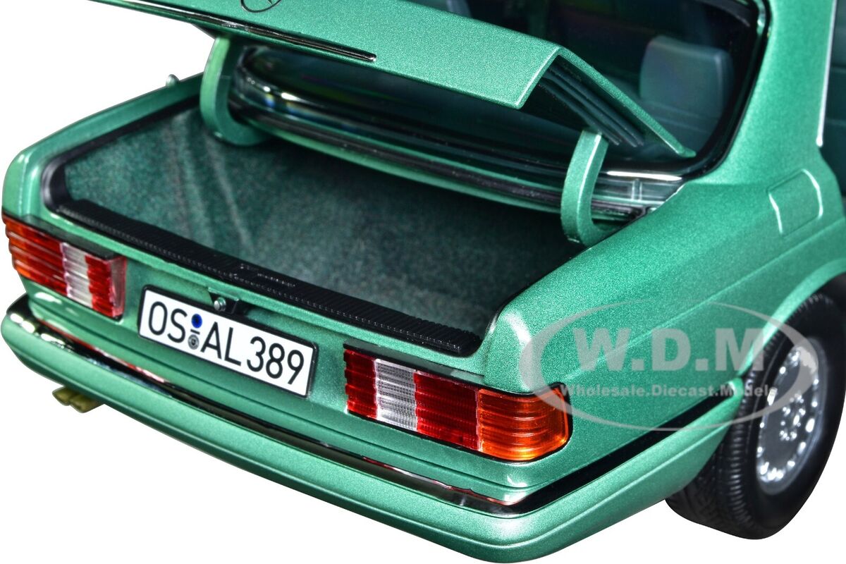 1991 MERCEDES-BENZ 560 SEL LIGHT GREEN METALLIC 1/18 DIECAST 1991 MERCEDES-BENZ 560 SEL LIGHT GREEN METALLIC 1/18 DIECAST