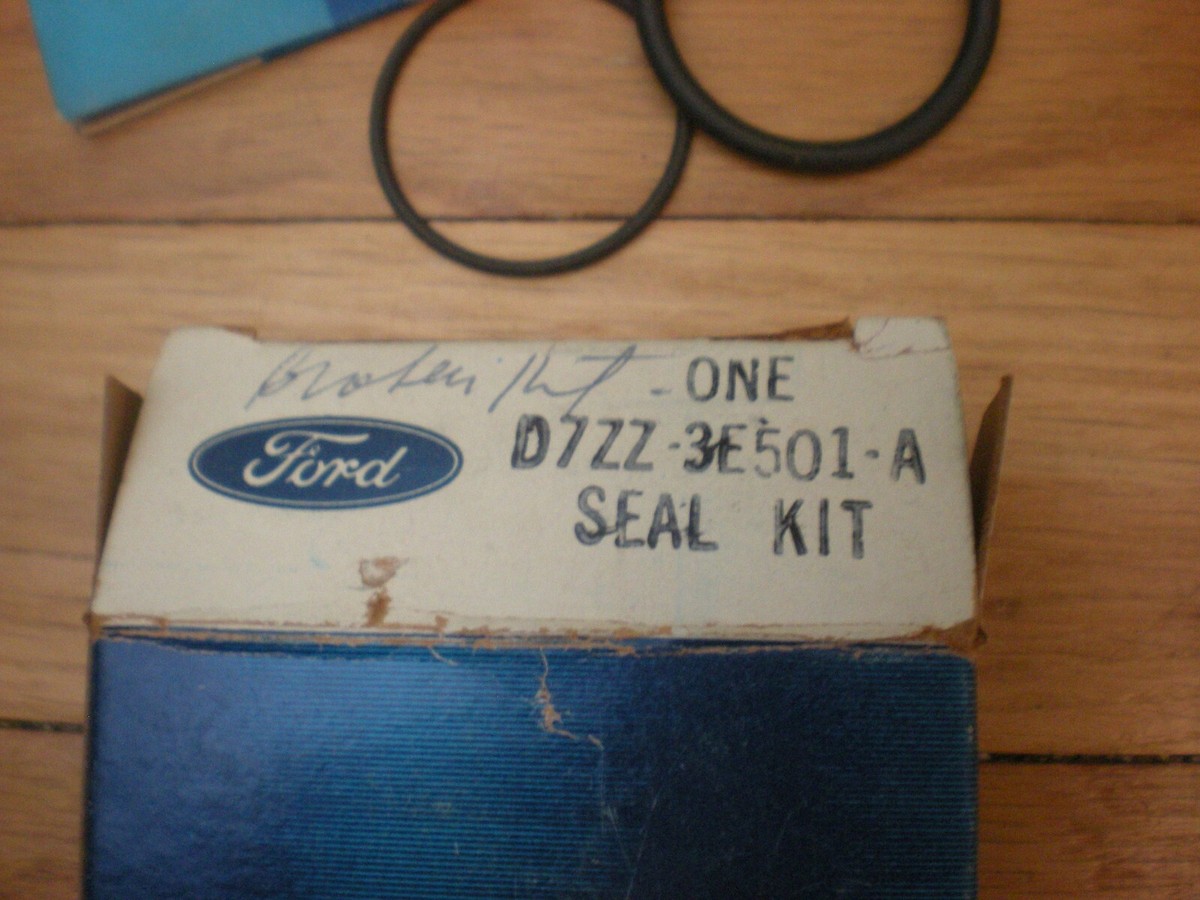 NOS 1974-1977 Ford Mustang II Power Steering Gear Sector Shaft