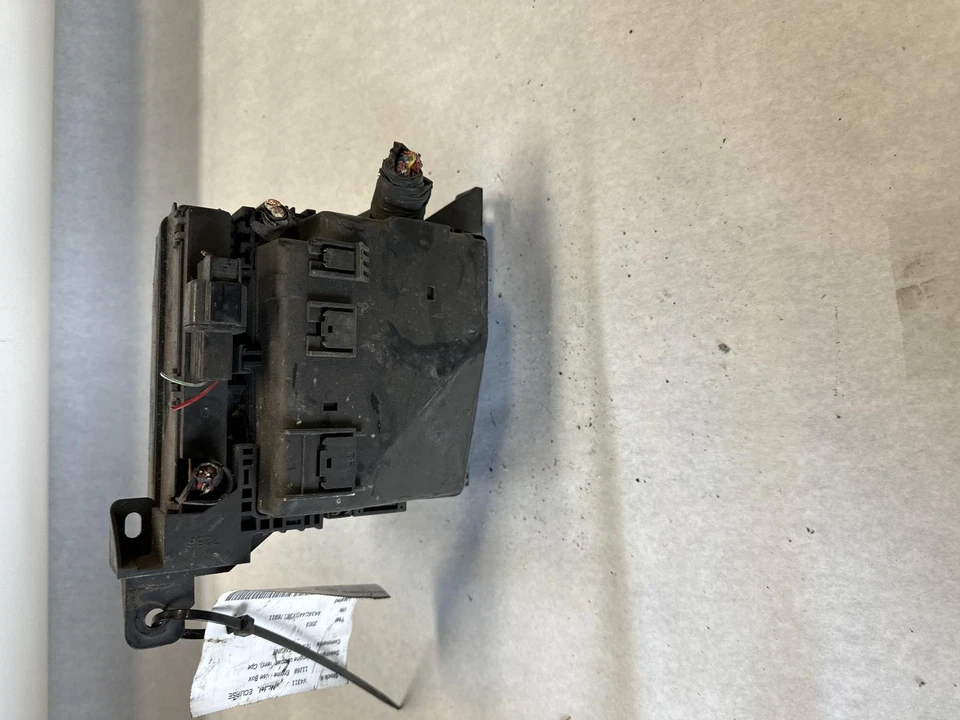 Used Fuse Box Engine fits: 2003 Mitsubishi Eclipse engine compartment Cpe Grade - Image 2 of 4