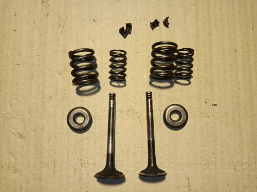 VW Golf 2 - 1.6 TD JR 2x Ventil Zylinderkopf Einlass + Auslass