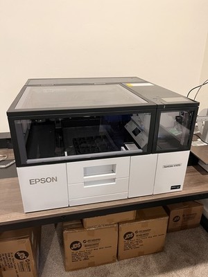 Epson SureColor V1070 UV Flatbed Printer   Under 40 Hours   Freight Available