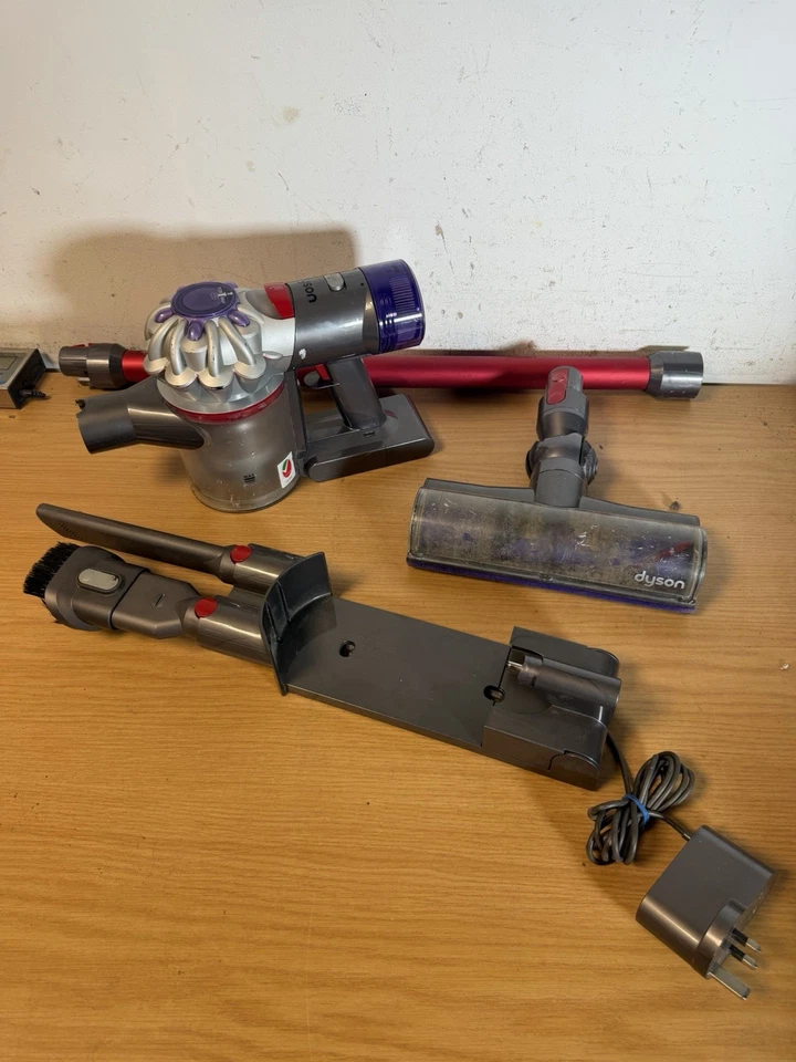 Dyson V8 Absolute SV25, photo 1 of 5