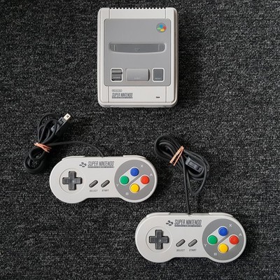 SNES Mini Konsole Super Nintendo Classic Mini Spielkonsole + 2 Controller