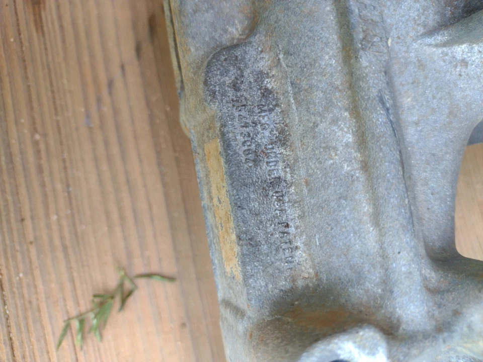 John Deere LT155 Transmission Transaxle AM130330 - Image 2 of 4