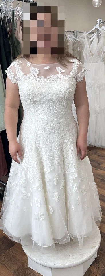 Vestido de novia Oleg Cassini manga gorra ilusión ESTILO # CMK513 Foto 3 de 4