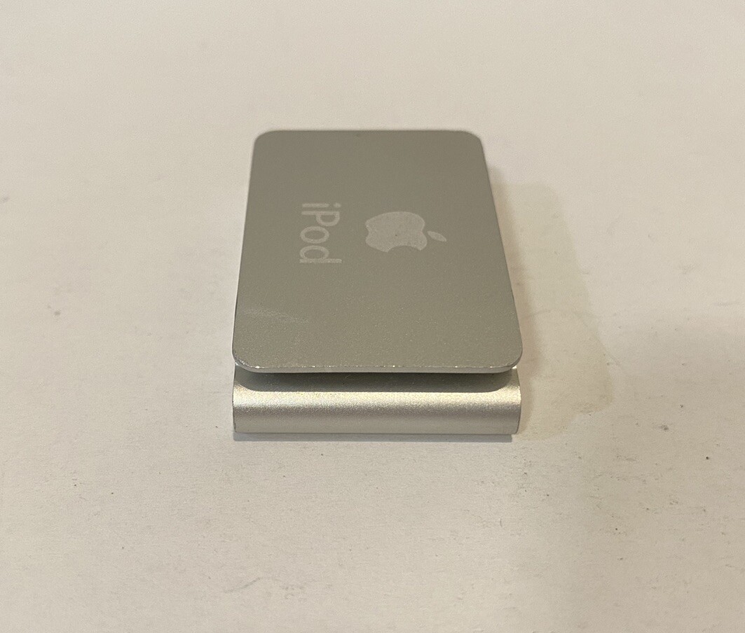 Apple iPod shuffle 2nd Generation Silver (1 GB) Works Great, Has
