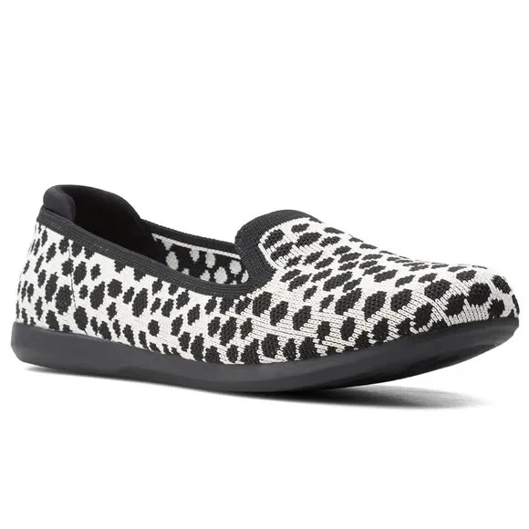 Mocassino Clarks nuovo con etichette Carly Dream bianco interesse a pois lavorato a maglia 6 W morbido NUOVO
