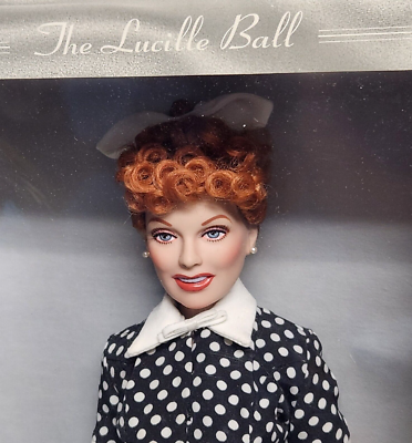Franklin Mint I Love Lucy 16” Lucille Ball Vinyl Portrait Doll w