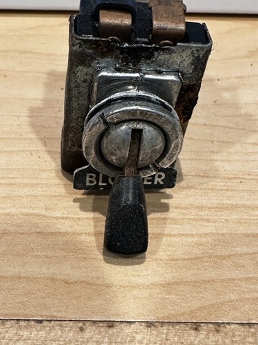 Sunbeam Alpine Tiger Dash OEM Lucas Toggle Switch & Heater Blower Metal Tab Tag - Picture 3 of 7