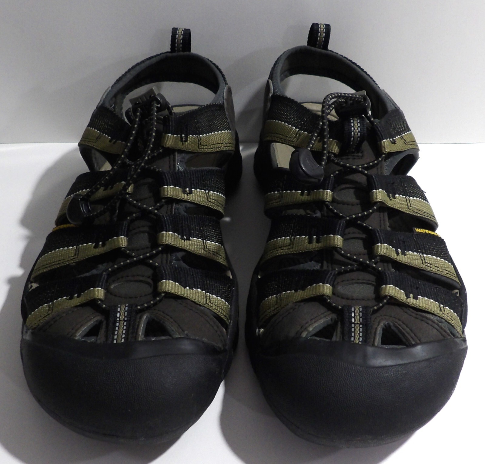 Sandali Keen Newport H2 uomo nero grigio pietra punta chiusa acqua taglia 9 indossati una volta