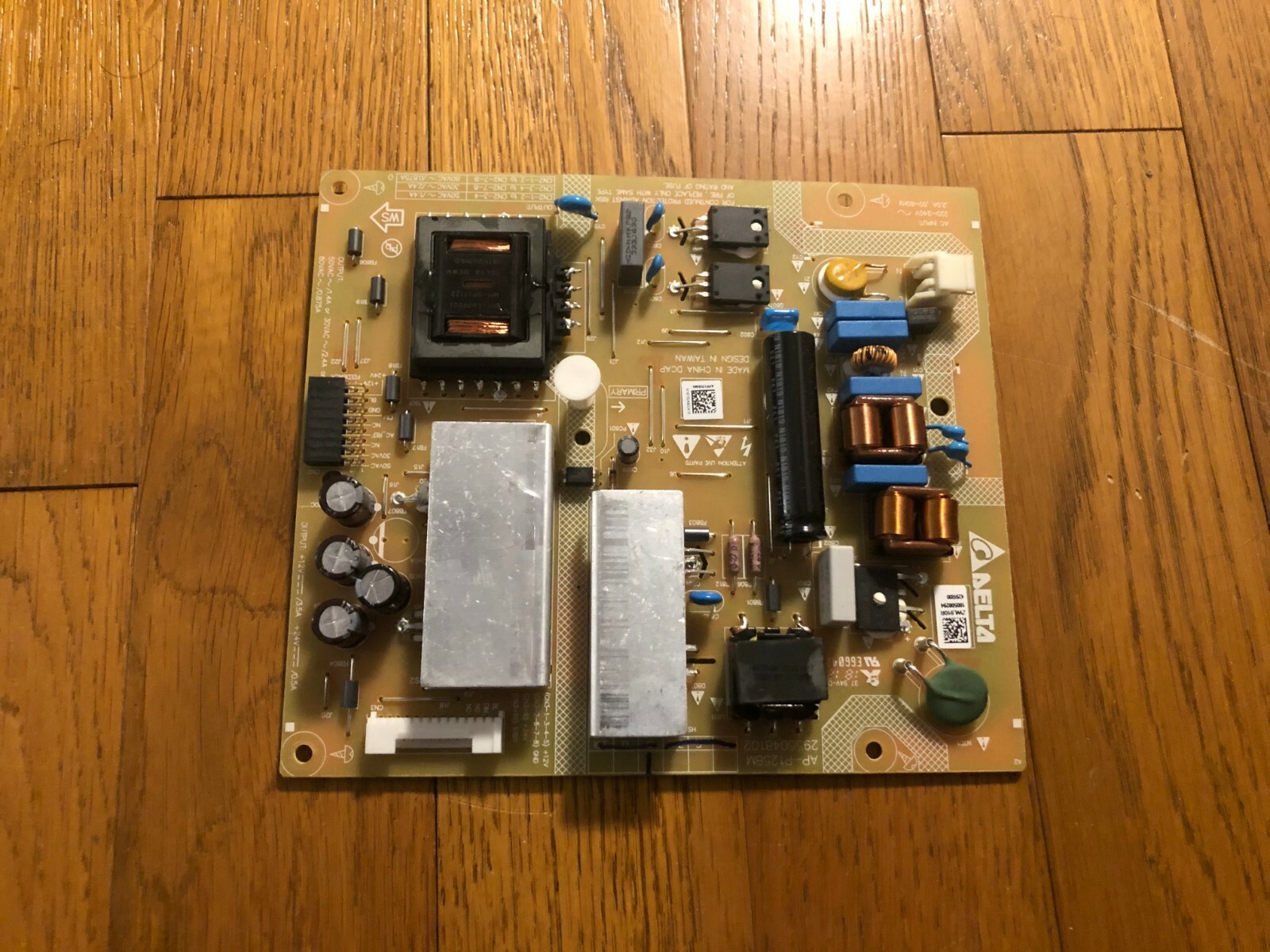 Carte Mère Tv Grundig 40VLX7810BP RYU0ZZ Z02190R-3 40 Vlx 7810bp D Occasion En Tres Bon Etat
