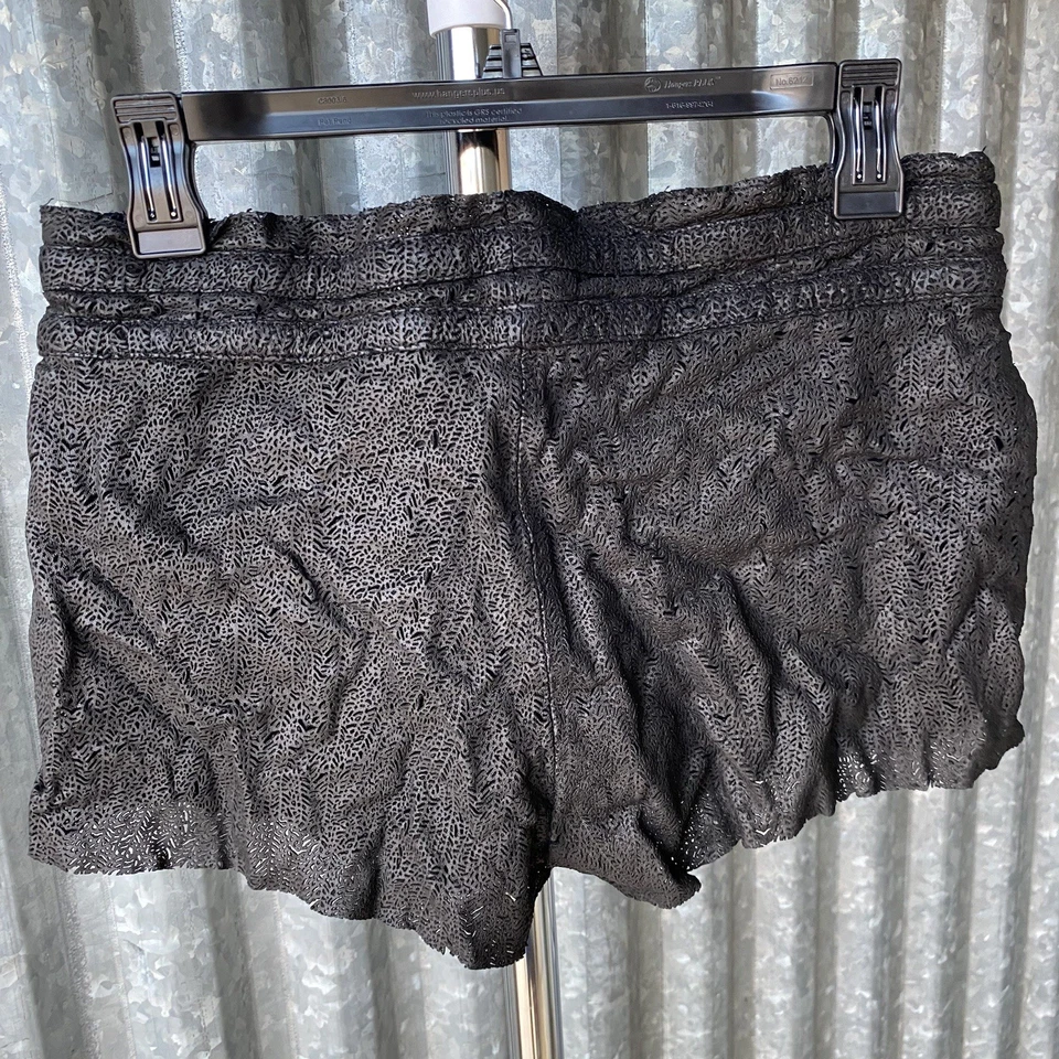 Helmut Lang Black Laser Cut Out Lamb Leather & Silk Shorts Size 2 - Image 4 of 4