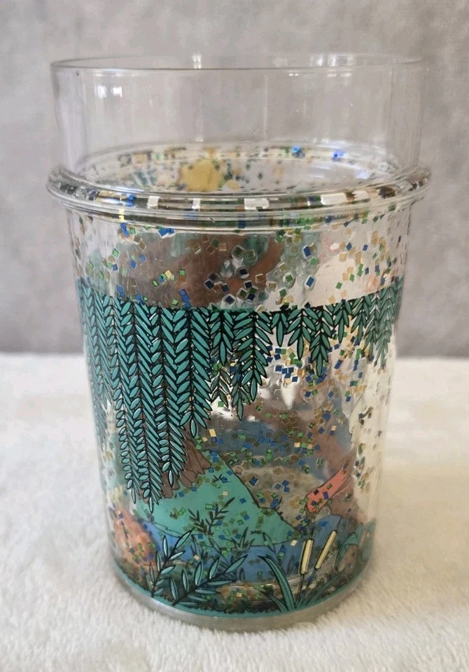 Taza coctelera de plástico brillante vintage Disney Pocahontas Kibouki de colección barco Walt rara Foto 4 de 4