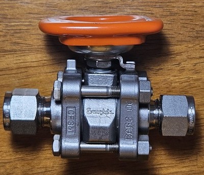 Swagelok Stainless Steel 3-Piece 60 Series Ball Valve, 3/8'' Tube, SS-62TS6-JK