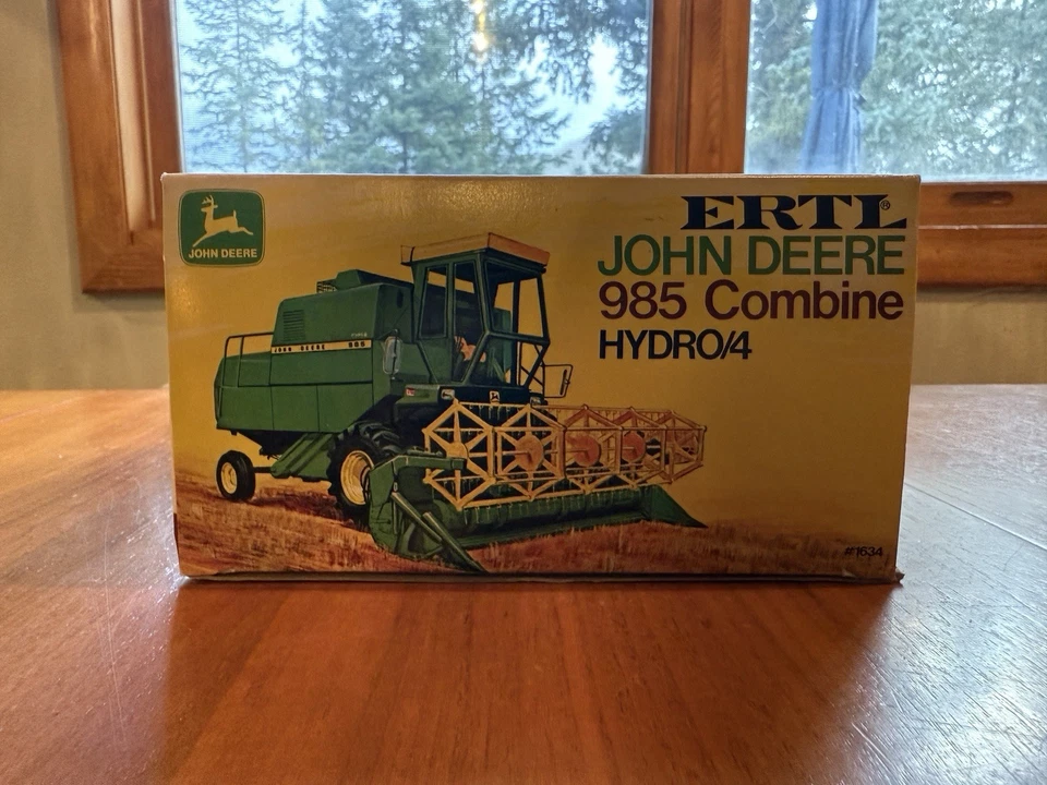 JUGUETE HIDRO GRANJA COMBINADO JOHN DEERE 985 ERTL VINTAGE 1/50 NUEVO EN CAJA Foto 3 de 4