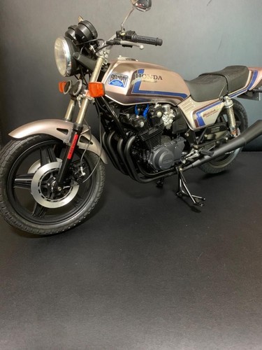 Tamiya CB900F Spencer Color - Picture 1 of 16