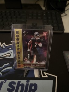 2023 Panini Phoenix - Rookie Rising Bijan Robinson #RIS-6 Yellow 75/75 (RC) -2