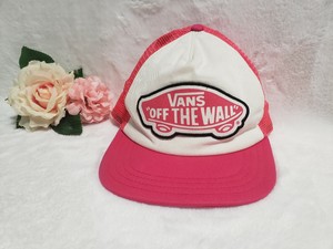 gorra rosa vans