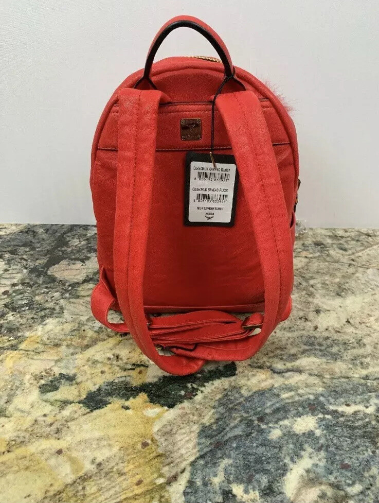 L@@k! Auth MCM Unisex Stark Leather Lamb Skin Fur Insignia Backpack Red $2100 Auth MCM Unisex Stark Leather Lamb Skin Fur Insignia  main image 3