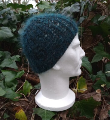 Beanie handgestrickt dunkelgrün Mohair Beanie/Totenkopf Mütze