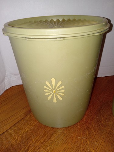 Vintage Tupperware Canisters & Servalier Seals (2) Olive Green #807 & #811 - Picture 2 of 5