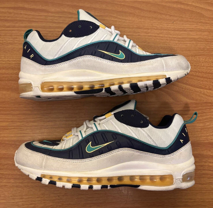 Nike 98 size 5 top