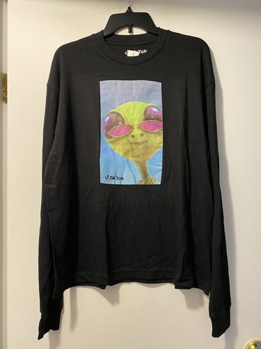 New Tik Tok Tillys Ling Sleeve Graphic 