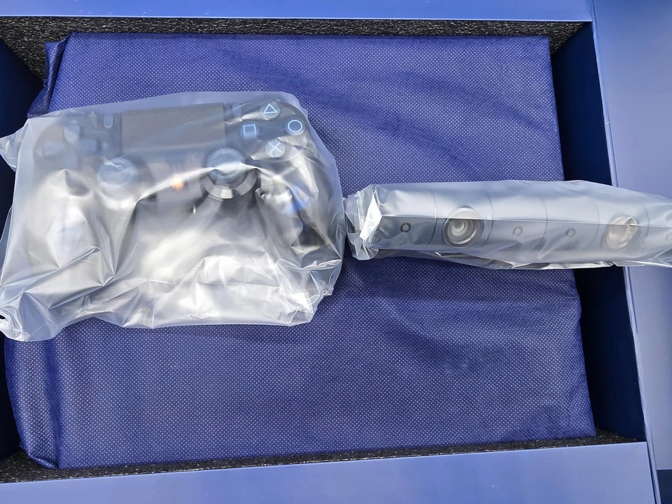 Sony PlayStation 4 Pro 500 Million Limited Edition 2 To avec Support vertical e - Photo 4/4