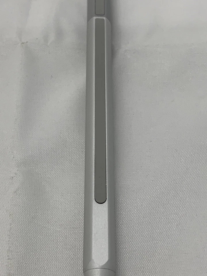 Lápiz óptico Microsoft Surface Pro - plateado modelo 1710 Foto 4 de 4