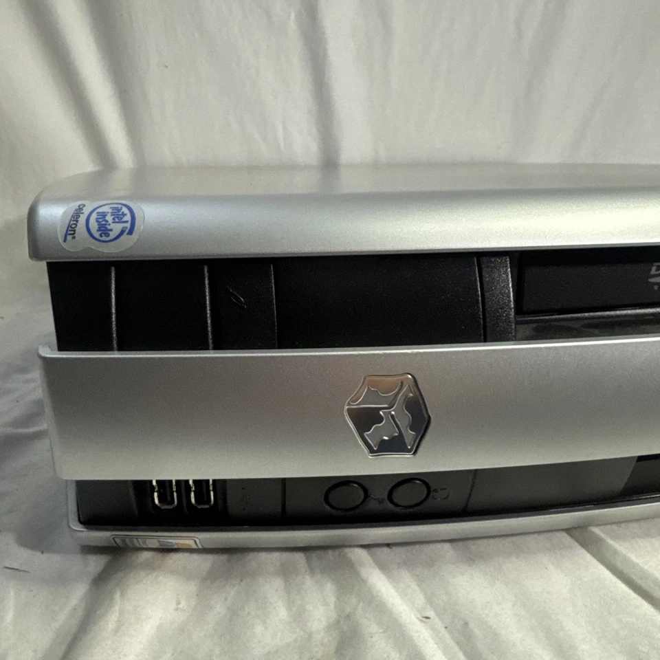 Vintage Gateway Computer MFATXNIN NMZ 300 CEL - Sold As-is For Parts Repair. - Image 2 of 4