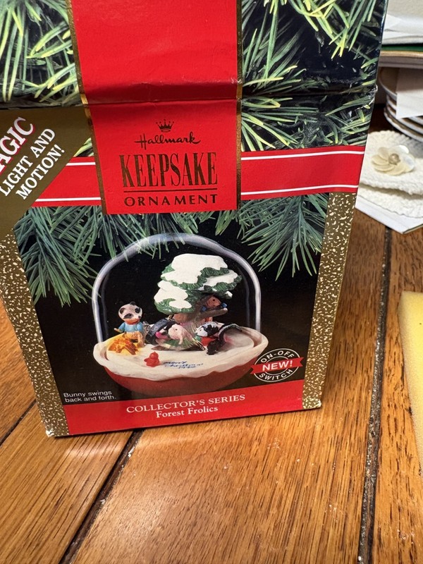 Hallmark Keepsake Magic Light & Motion Ornament Forest Frolics 1990