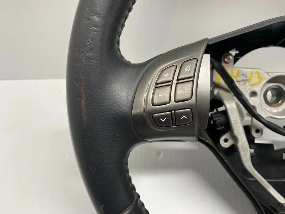 Volante Subaru Outback 2008-2009 con interruptores de control de crucero OEM, Foto 3 de 4