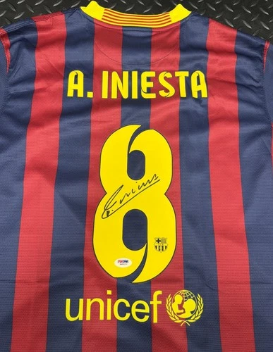 Andres Iniesta Signed Authentic Nike Soccer Jersey L  FC Barcelona PSA/DNA BT