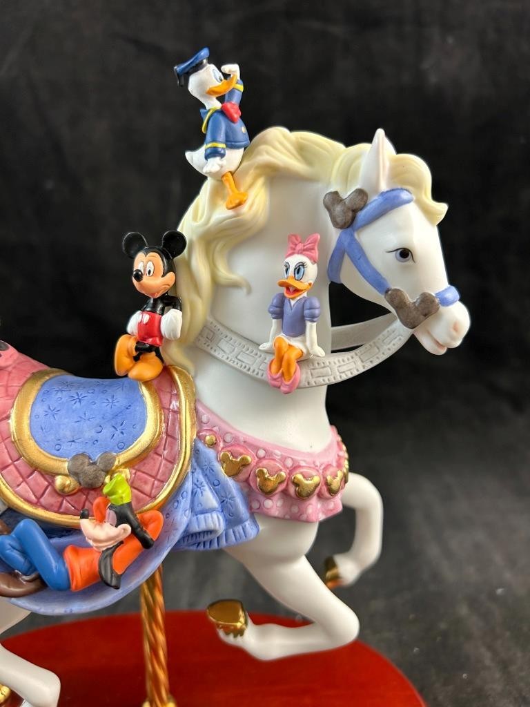 LENOX　Mickey's Carousel Romance Lenox Carousel Animals Disney Classics Carousel Horse Mickey