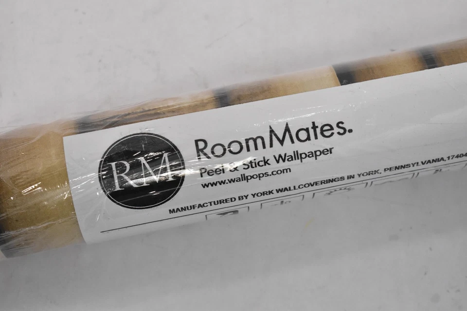 Rollo de papel tapiz RoomMates pelar y pegar 20,5 pulgadas x 16,5 pies RMK11434WP patrón de rayas Foto 2 de 4