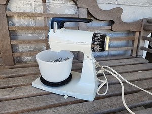Examen du batteur à main KitchenAid à 6 vitesses avec batteurs Flex