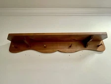 VTG Wooden Wall Hanging Shelf with 4 Pegs Scalloped Edge. Cottagecore Farmhouse