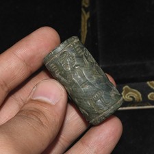 Ancient Near Eastern Jasper Stone Intaglio Seal Barrel Bead in good Condition