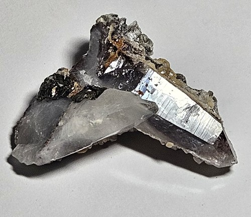 Scheelite On Quartz Hunan Province China Fluorescent Mineral Specimen - Picture 9 of 15