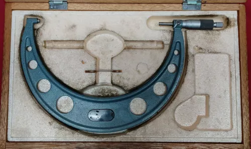 Mitutoyo 8''-9'' Outside Micrometer .0001" No.103-223A