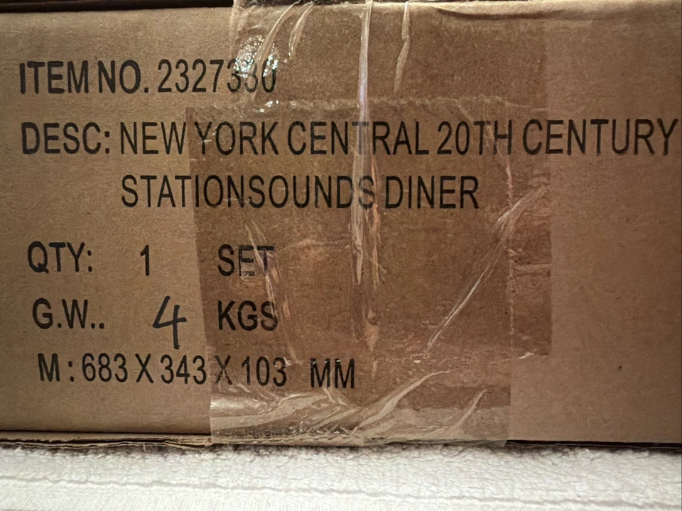 Lionel 2327330 New York Central 20th Century Limited Station sounds Diner 2-Pack - Image 3 of 3
