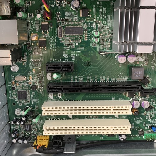 Dell Vostro 220 MT Intel Core 2 Quad Q8300 2.5 GHz 2 GB RAM No HDD No OS - Picture 14 of 17