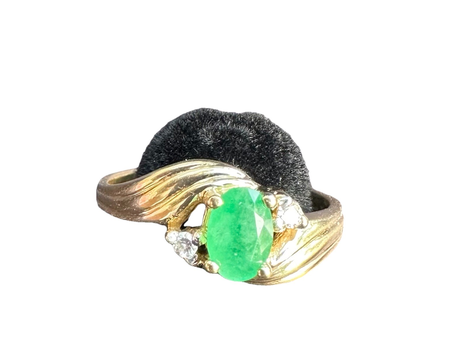 Solitaire Oval Emerald With Two Accent Diamonds 1… - image 1