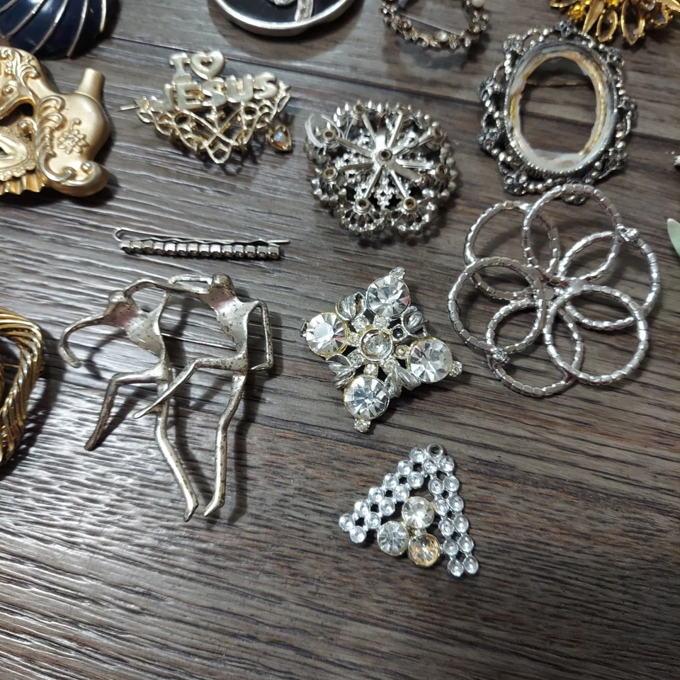 Lote De Broches, Pendientes, Collares y Pulsera De Colección Estrás Multicolor (M) Foto 3 de 4